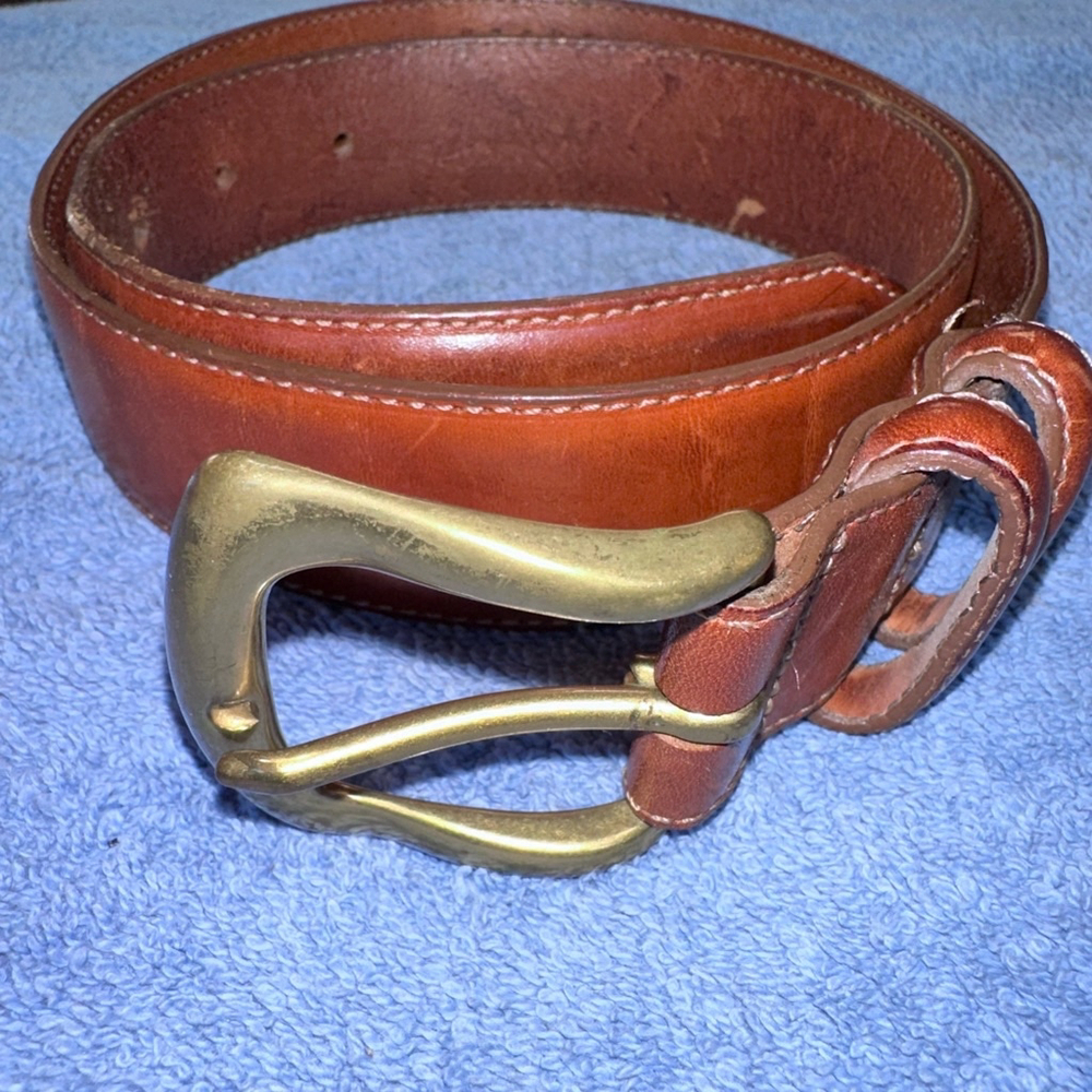 EUC Women’s Medium (34”) Eddie Bauer AKA Genuine Leather Belt Brass Buckle